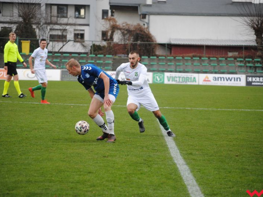 Victoria nie wykorzystuje potknięcia głównego rywala