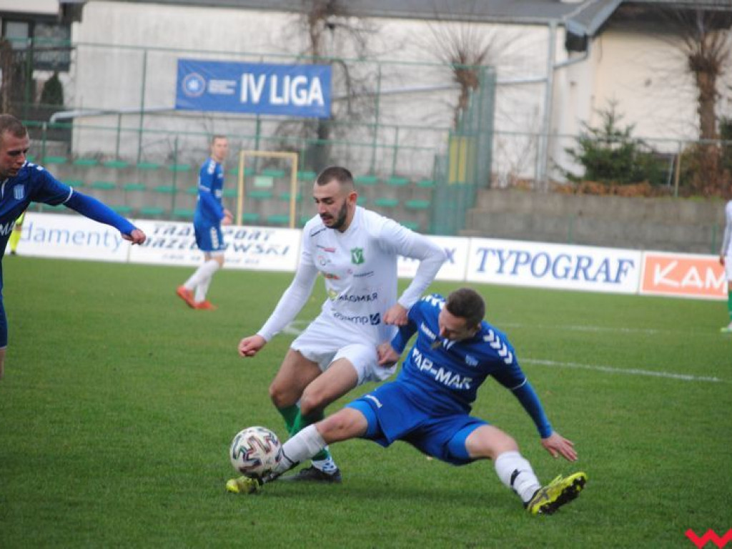 Victoria nie wykorzystuje potknięcia głównego rywala