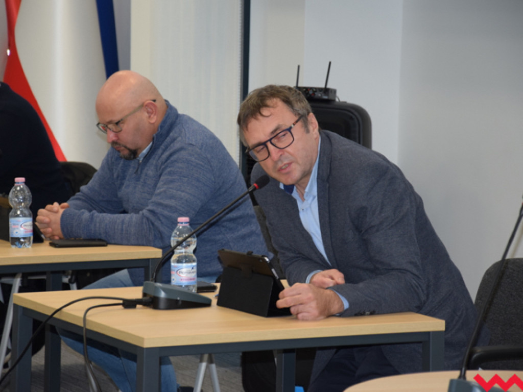 Tyle krzyku o drogi po nic – debata budżetowa rady powiatu