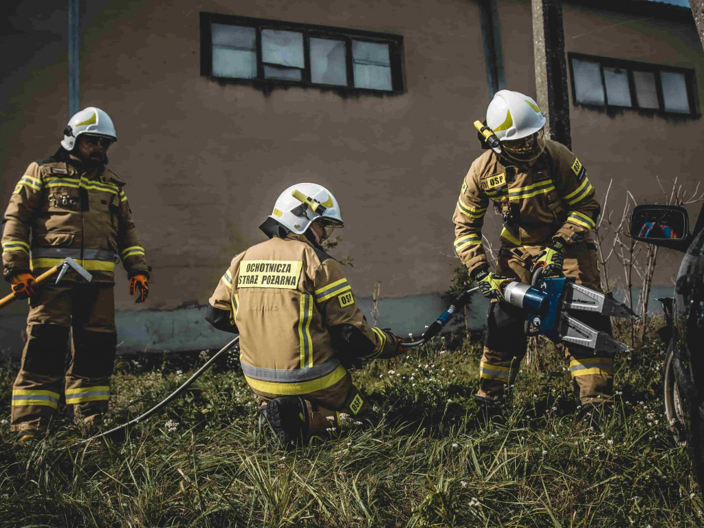  Druhowie z OSP Miłosław przed obiektywem. Męska sesja do kalendarza