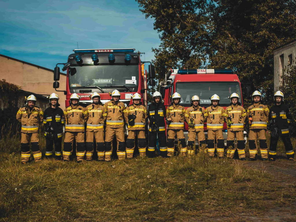  Druhowie z OSP Miłosław przed obiektywem. Męska sesja do kalendarza