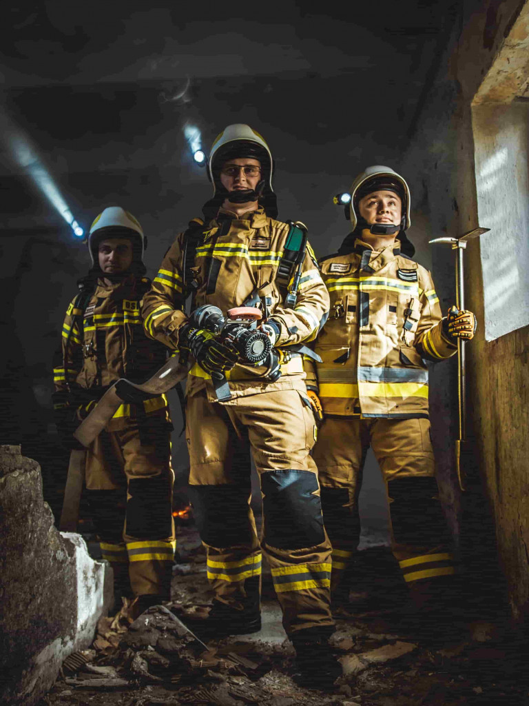  Druhowie z OSP Miłosław przed obiektywem. Męska sesja do kalendarza