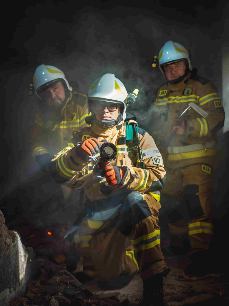  Druhowie z OSP Miłosław przed obiektywem. Męska sesja do kalendarza