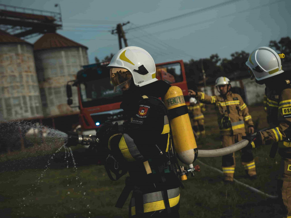  Druhowie z OSP Miłosław przed obiektywem. Męska sesja do kalendarza