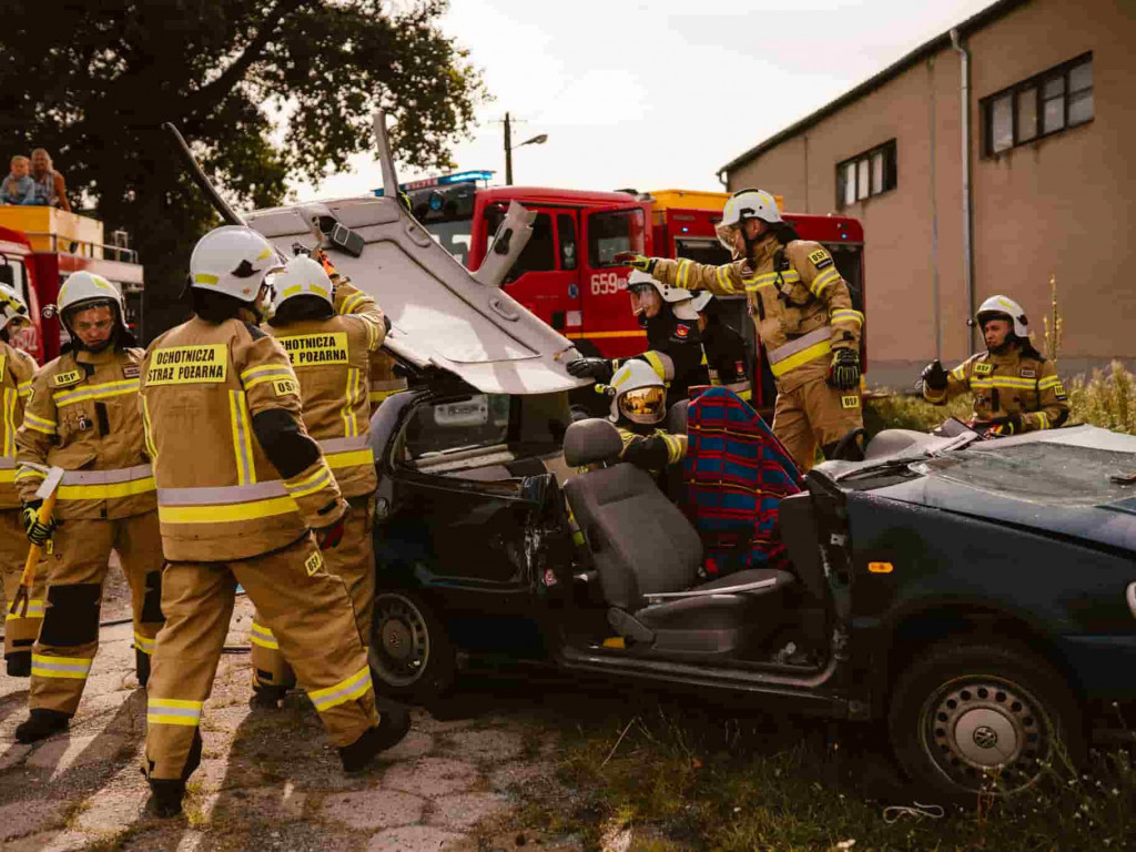  Druhowie z OSP Miłosław przed obiektywem. Męska sesja do kalendarza