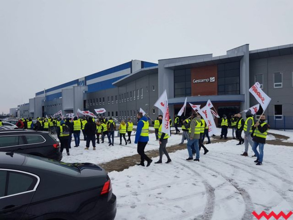 Pracownicy Gestampu nie zgadzają się na obniżenie pensji