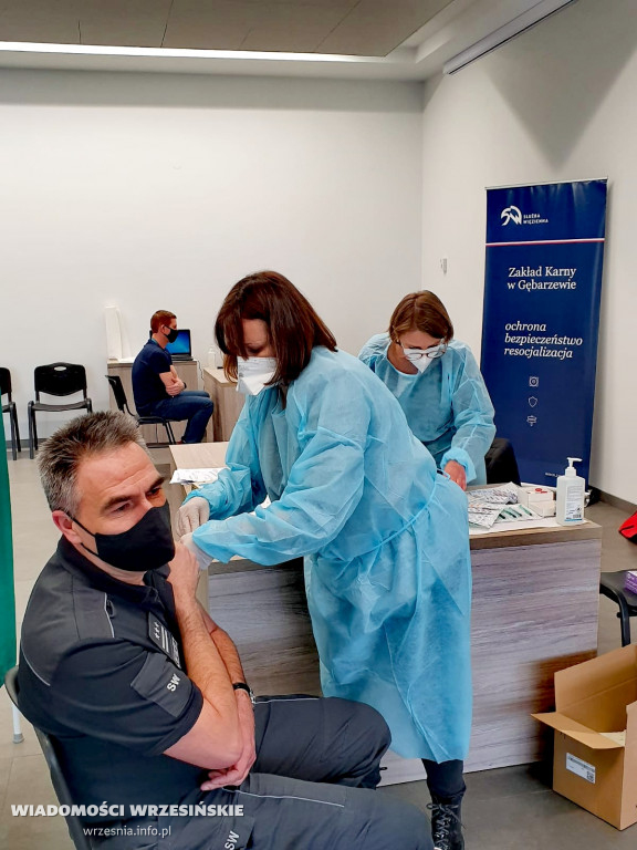 Akcja szczepień funkcjonariuszy z Gębarzewa