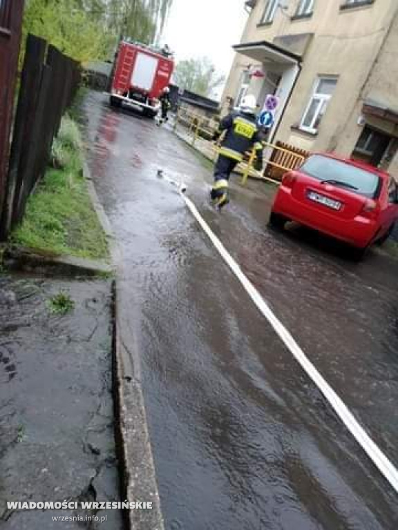 Walczą ze skutkami opadów w Orzechowie