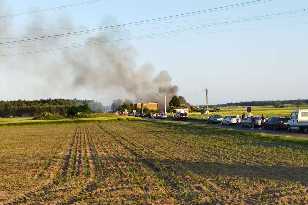 Strażacy walczyli z pożarem w Młodziejewicach
