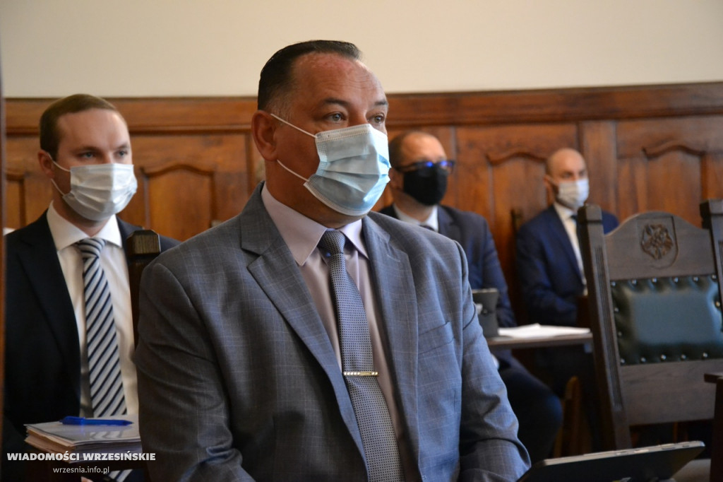Burmistrz Kałużny z absolutorium za budżet 2020