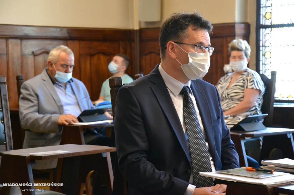 Burmistrz Kałużny z absolutorium za budżet 2020