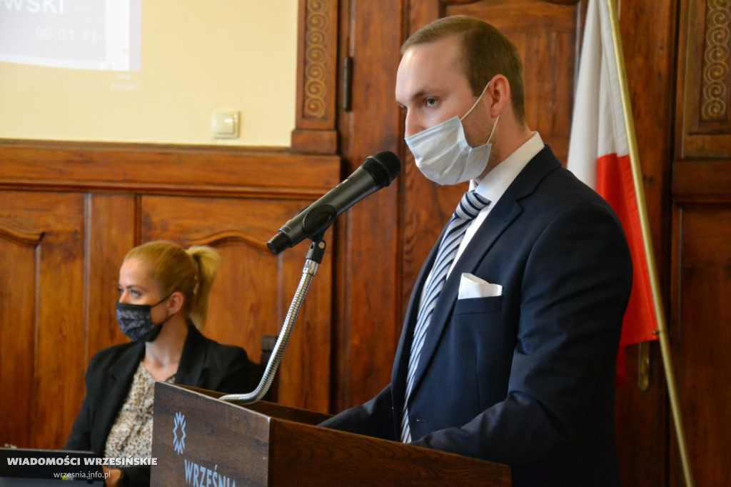 Burmistrz Kałużny z absolutorium za budżet 2020