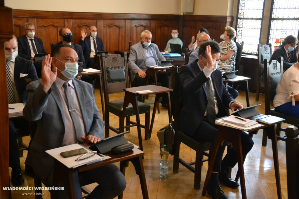 Burmistrz Kałużny z absolutorium za budżet 2020