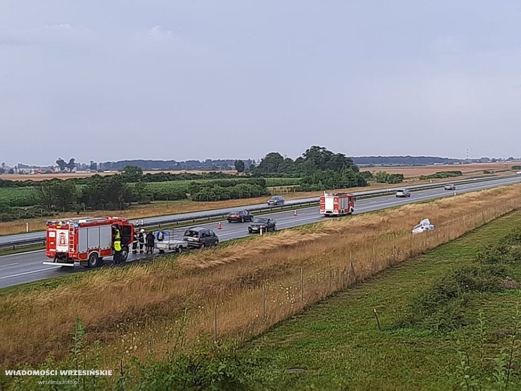 Zderzenie trzech samochodów na autostradzie A2