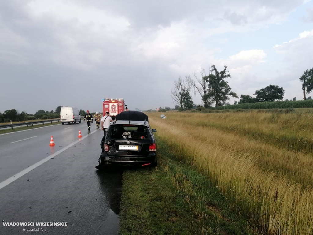 Zderzenie trzech samochodów na autostradzie A2