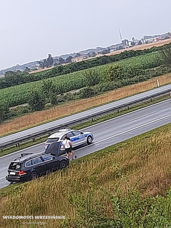 Zderzenie trzech samochodów na autostradzie A2