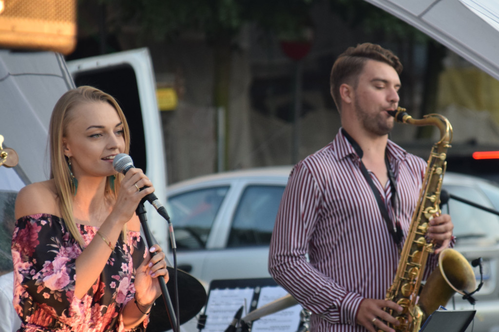 Koncert Izabeli Zalewskiej na wrzesińskim rynku