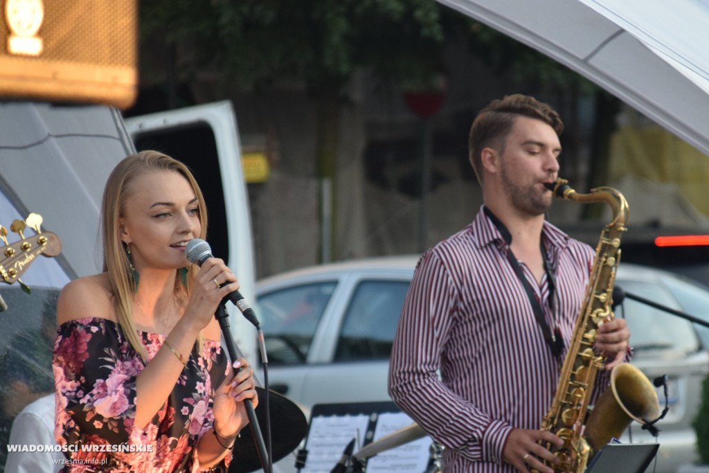 Koncert Izabeli Zalewskiej na wrzesińskim rynku
