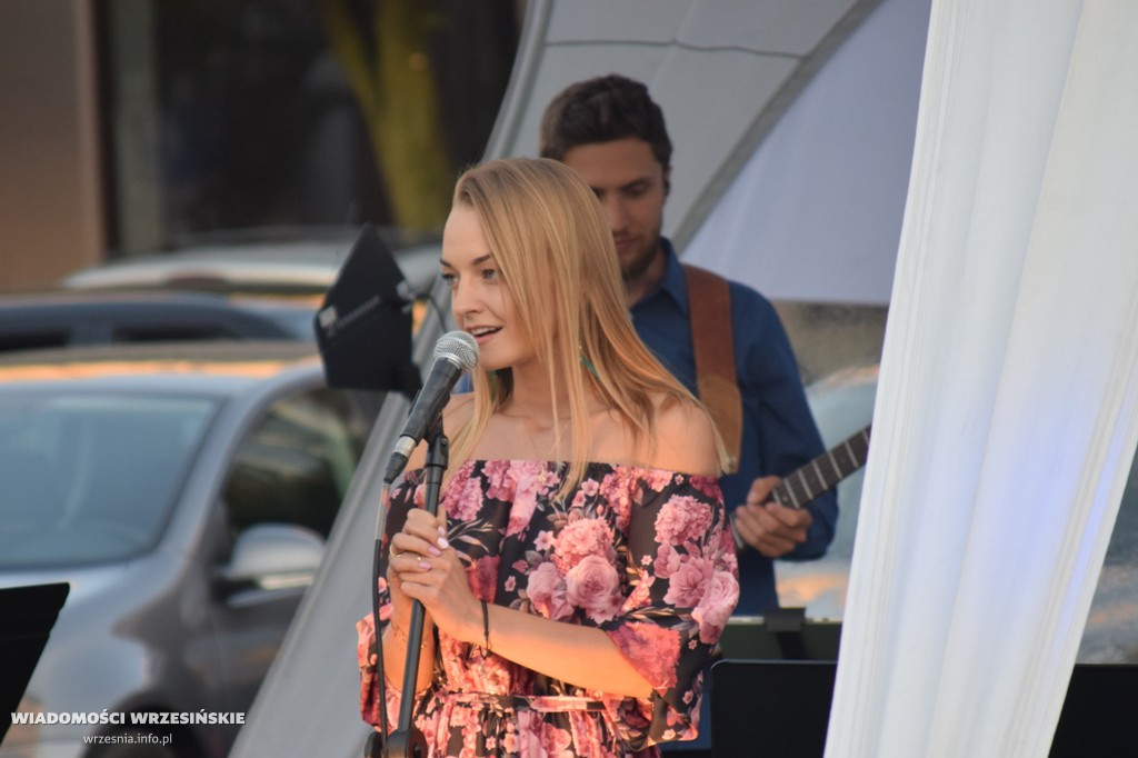Koncert Izabeli Zalewskiej na wrzesińskim rynku