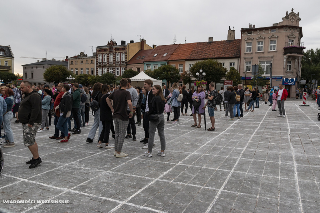 Organek i Zalewski na rynku we Wrześni