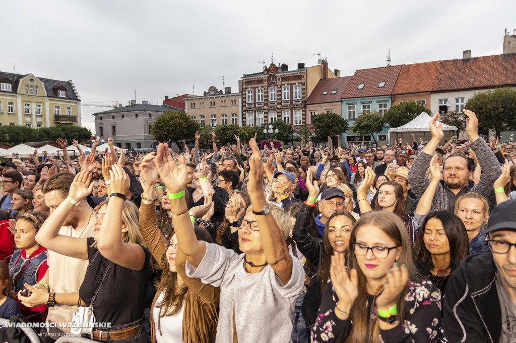 Organek i Zalewski na rynku we Wrześni