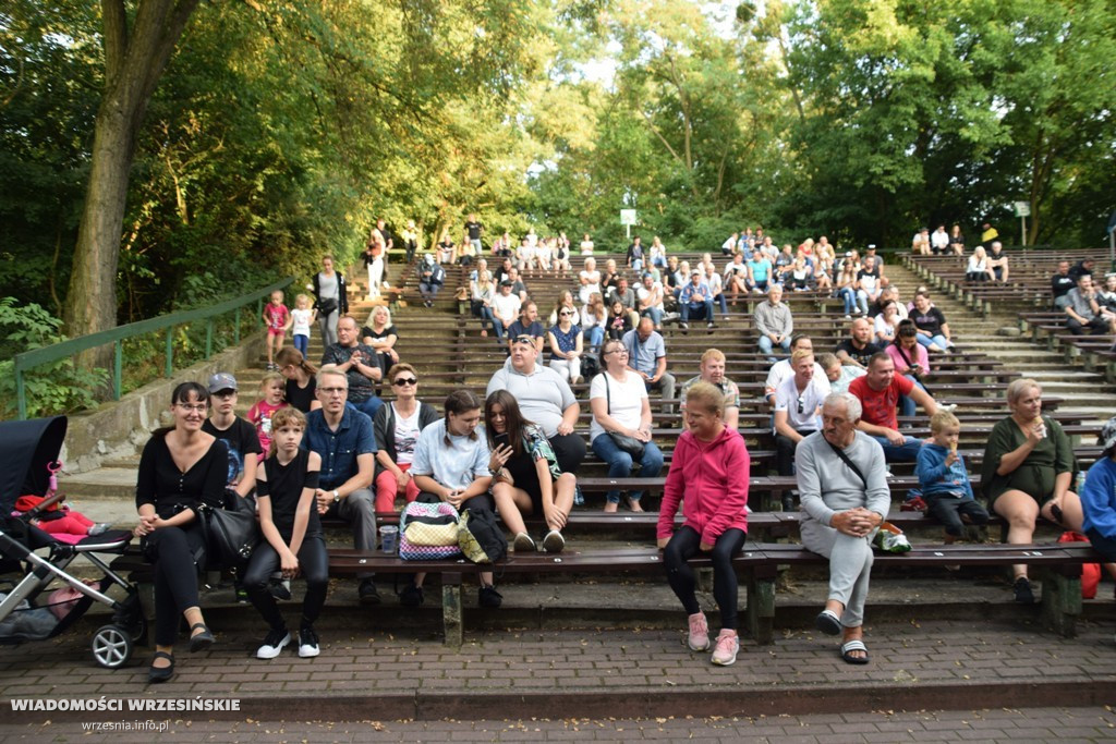 Koncert wrzesińskich artystów w amfiteatrze