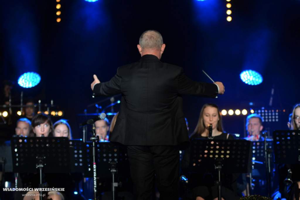Kuba Badach i Wrzesińska Orkiestra Dęta