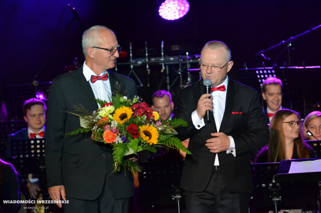 Kuba Badach i Wrzesińska Orkiestra Dęta