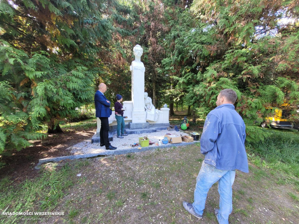 Kosztowana renowacja pomnika Juliusza Słowackiego