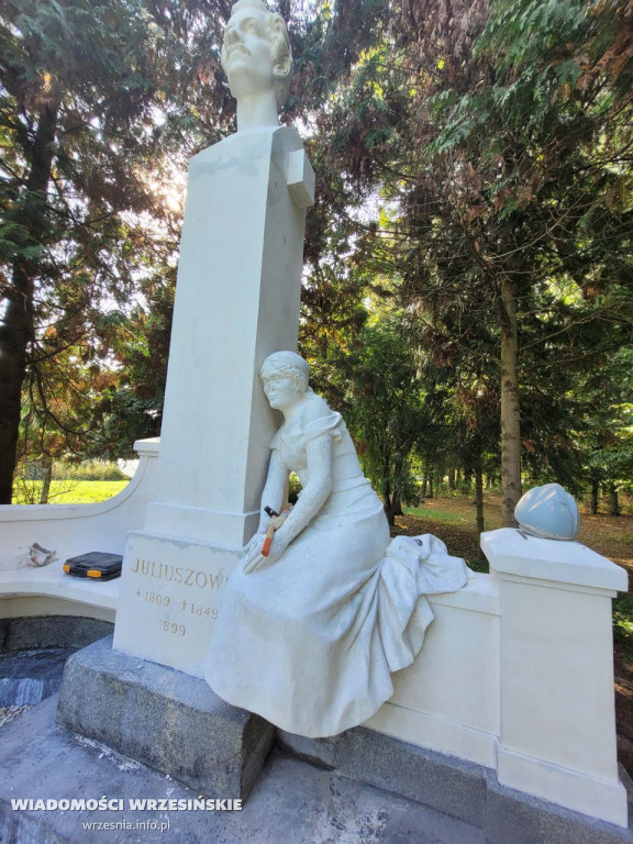 Kosztowana renowacja pomnika Juliusza Słowackiego
