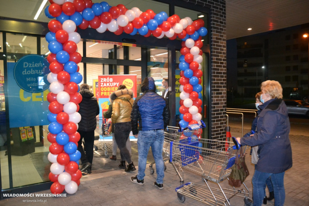 Rekordowe tłumy na otwarciu Aldi we Wrześni