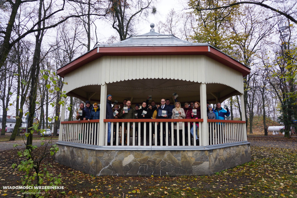 Miał być market, a jest ogród z altaną i książka
