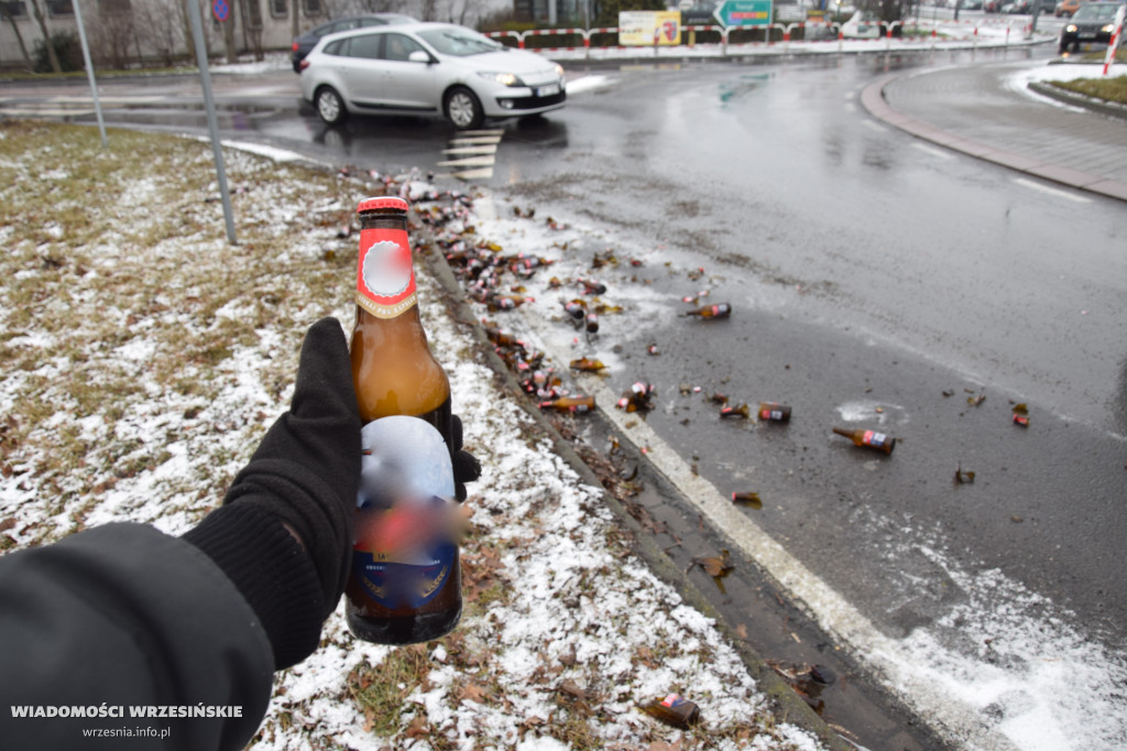 Rozbite butelki na rondzie Kościuszki