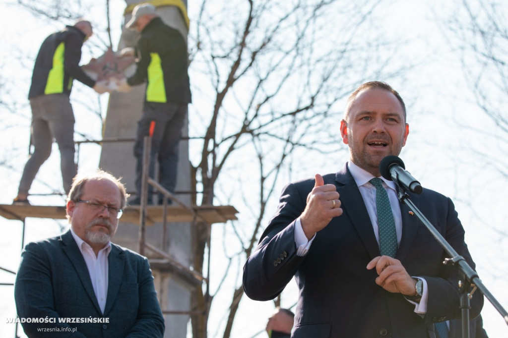 Demontaż pomnika Armii Czerwonej