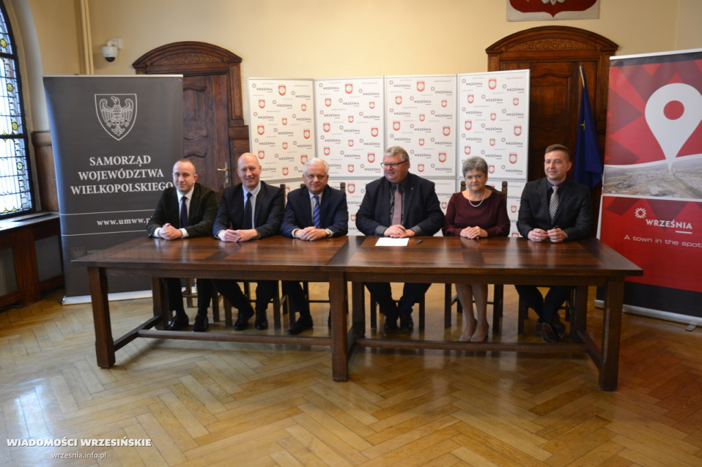 Podpisanie umów z wicemarszałkiem Grabowskim
