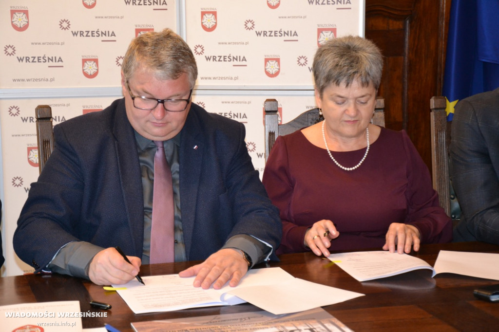 Podpisanie umów z wicemarszałkiem Grabowskim