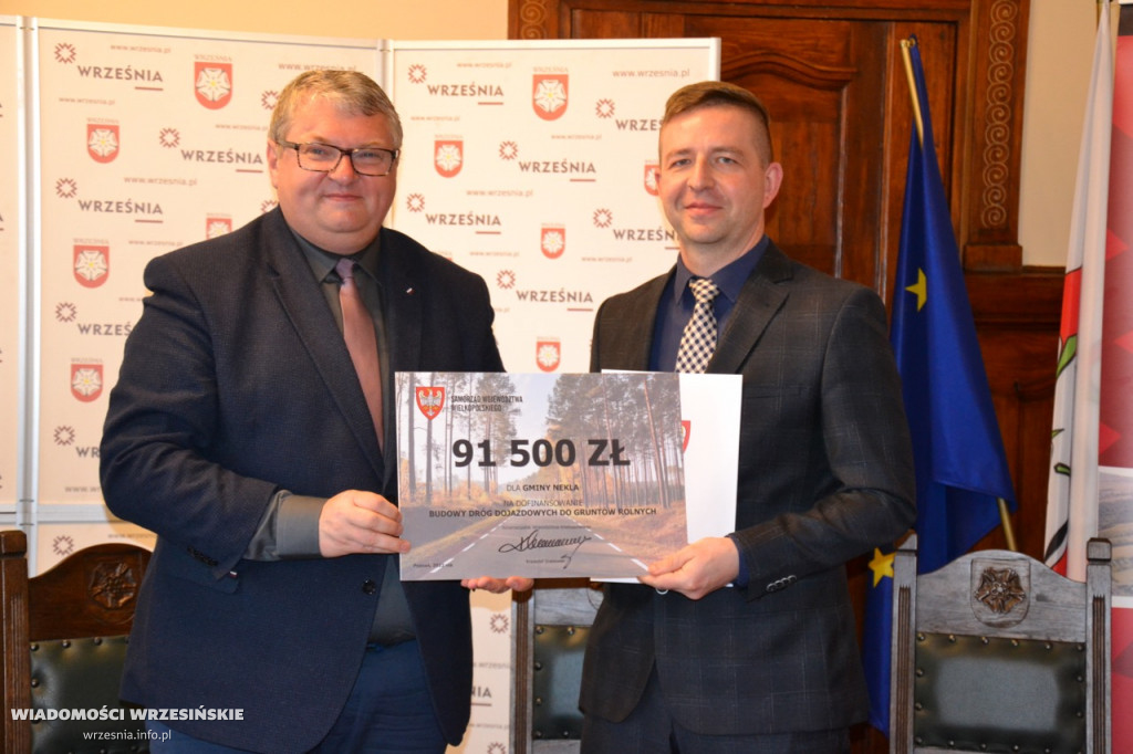 Podpisanie umów z wicemarszałkiem Grabowskim