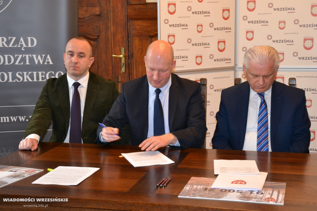 Podpisanie umów z wicemarszałkiem Grabowskim