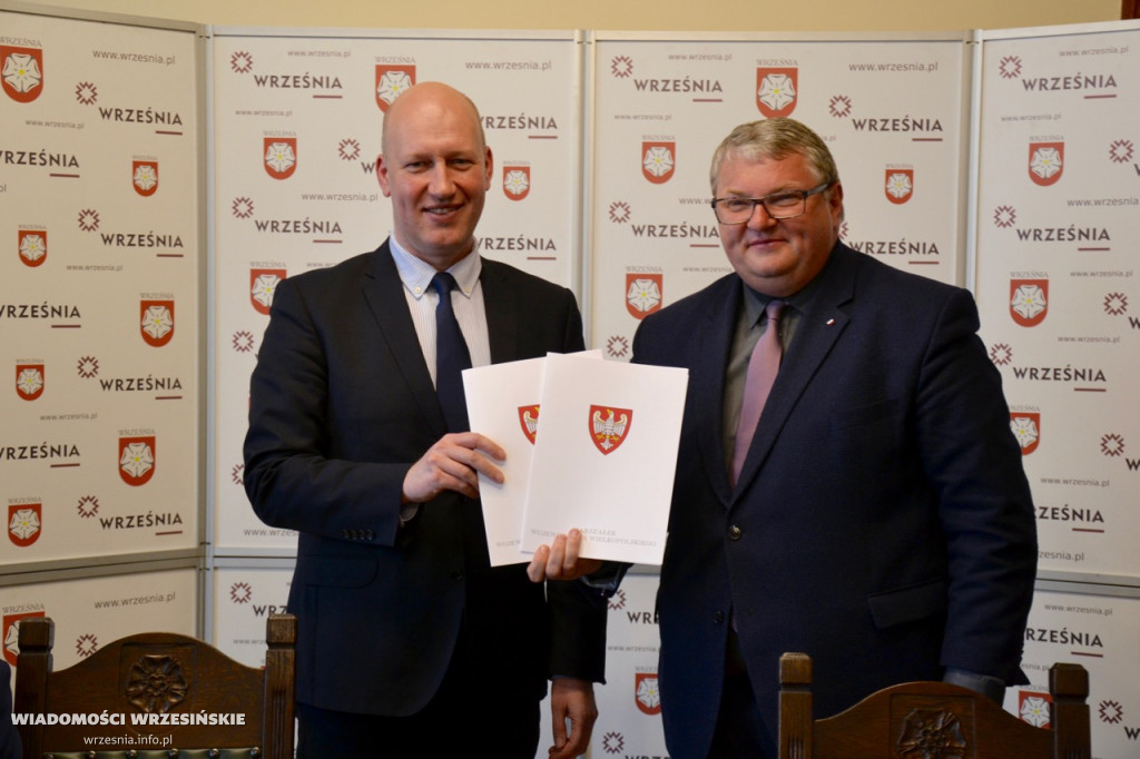 Podpisanie umów z wicemarszałkiem Grabowskim