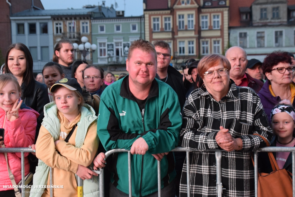 MIG i Roksana Węgiel na wrzesińskim rynku