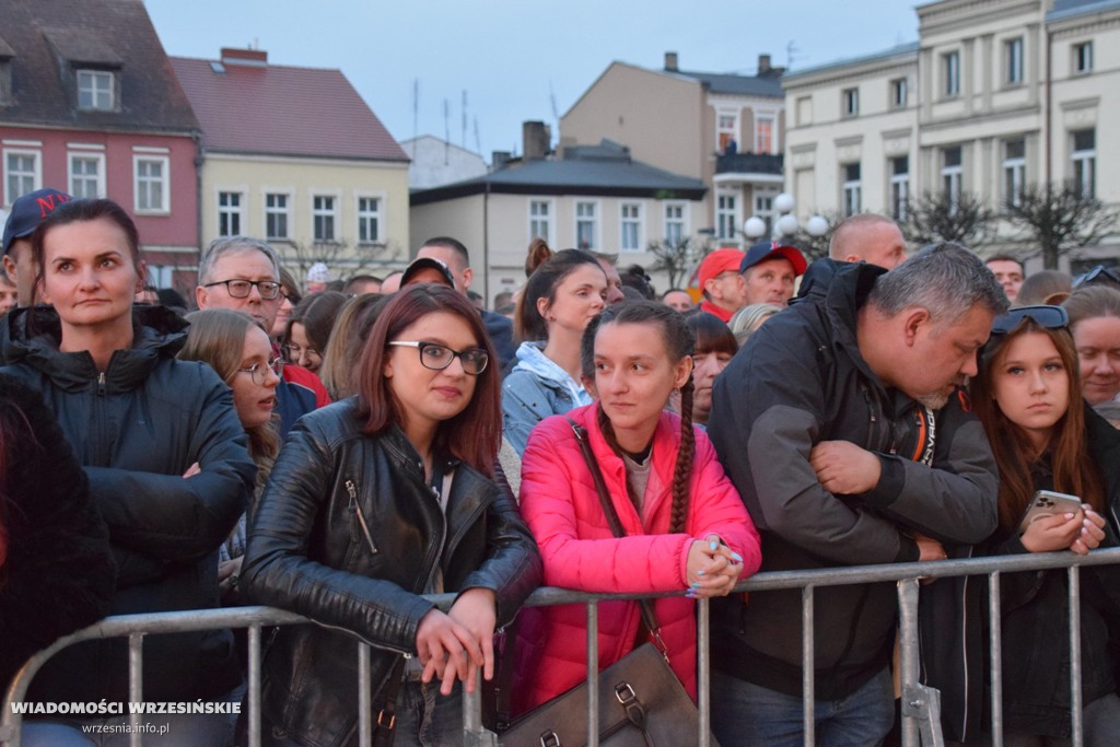 MIG i Roksana Węgiel na wrzesińskim rynku