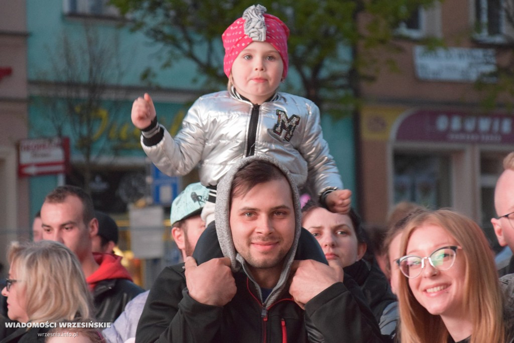 MIG i Roksana Węgiel na wrzesińskim rynku