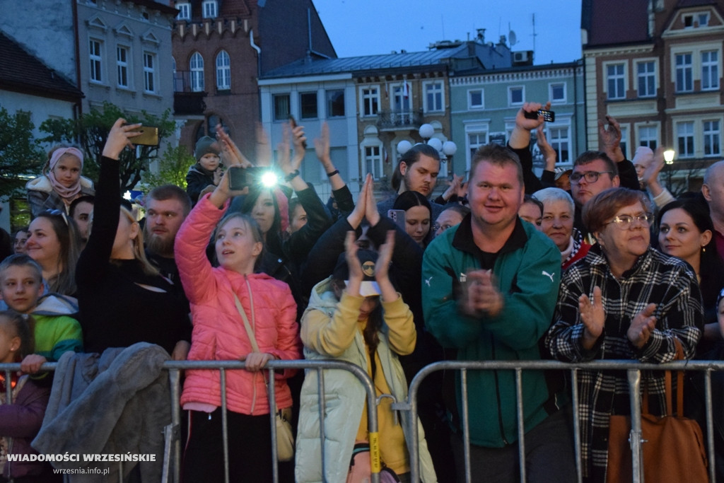 MIG i Roksana Węgiel na wrzesińskim rynku