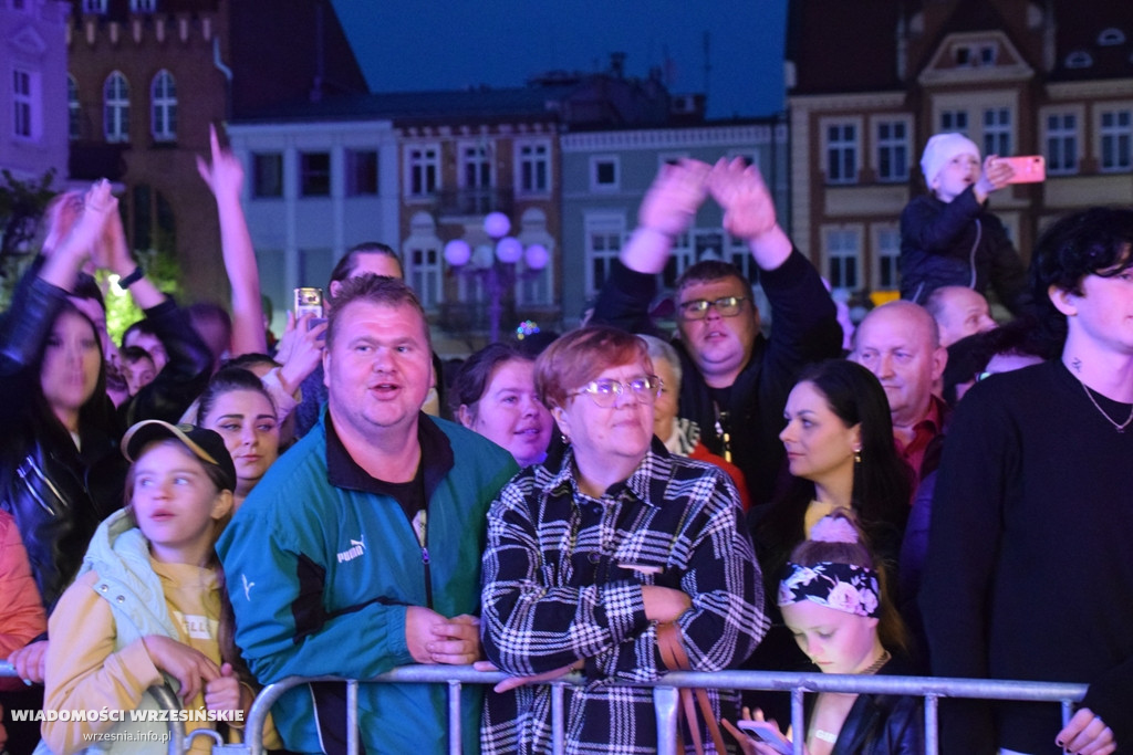 MIG i Roksana Węgiel na wrzesińskim rynku
