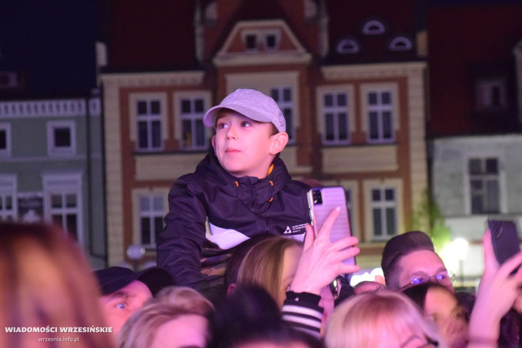 MIG i Roksana Węgiel na wrzesińskim rynku