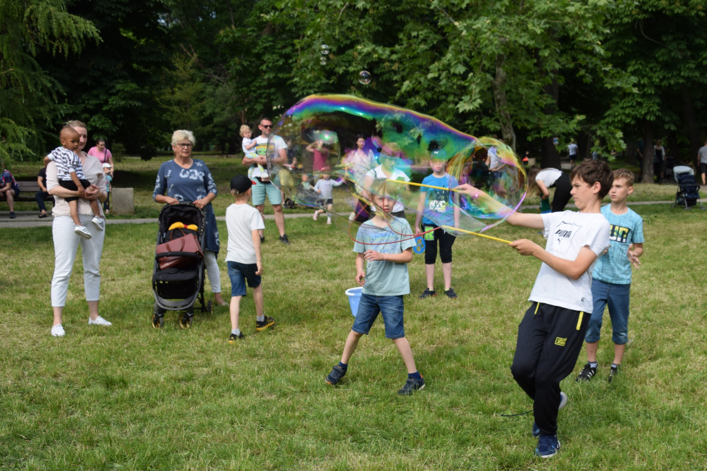 Bańki mydlane i festiwal kolorów we Wrześni