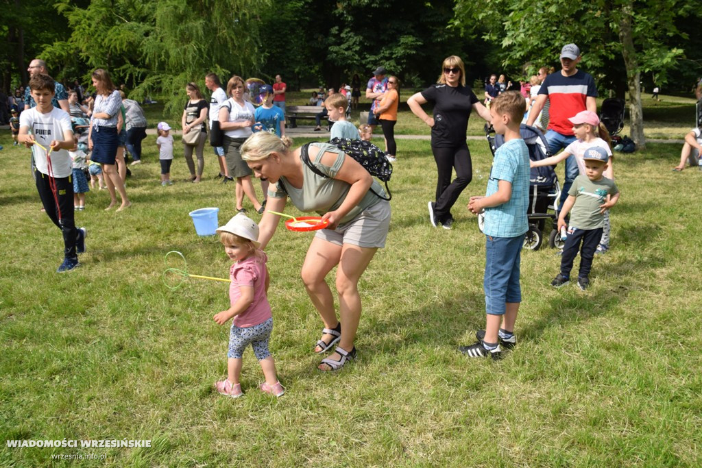 Bańki mydlane i festiwal kolorów we Wrześni