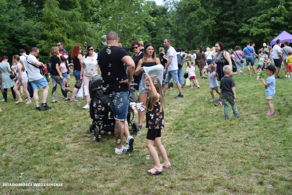 Bańki mydlane i festiwal kolorów we Wrześni