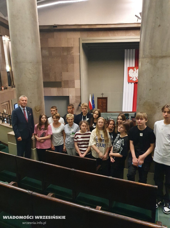 Wizyta uczniów z Grzybowa w sejmie
