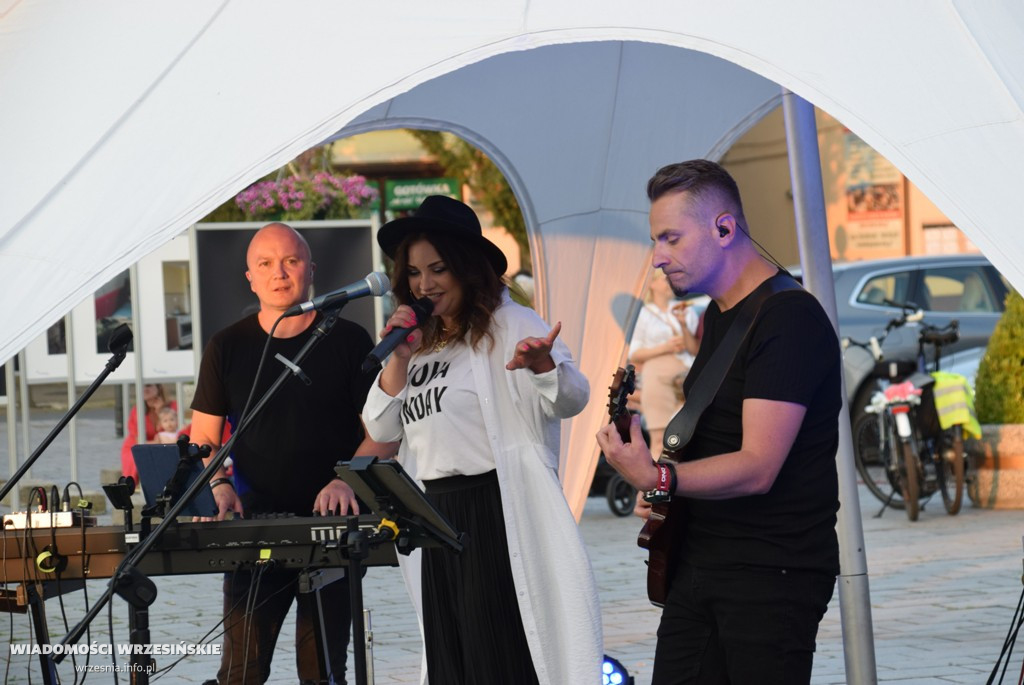 Koncert Marty Podulki na rynku